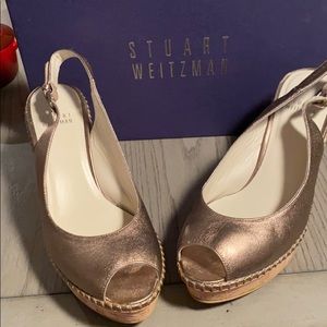 Metallic gold wedges